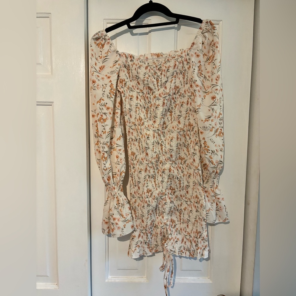 Drawstring floral dress.